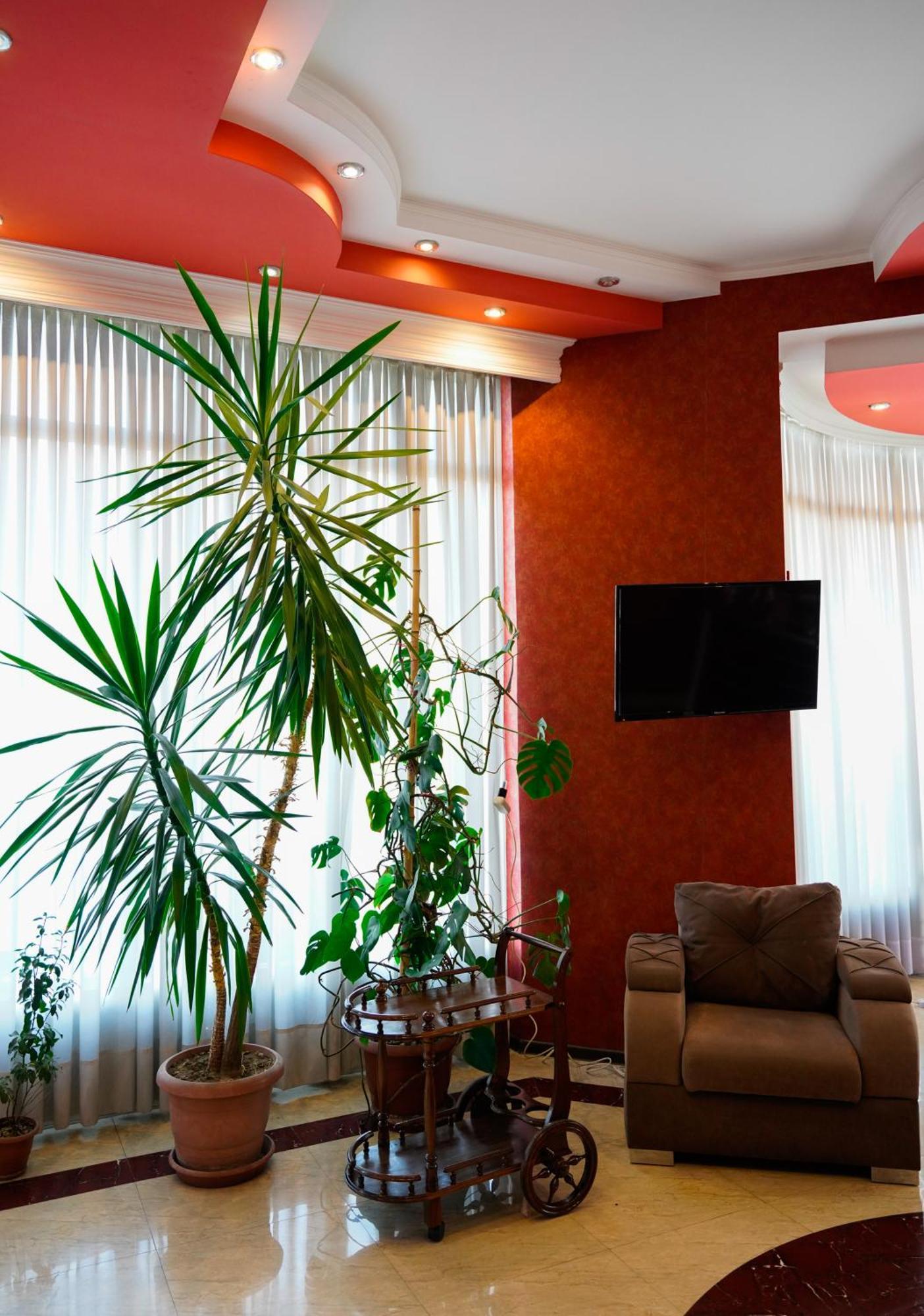 Hotel Monopoli Kutaisi Esterno foto