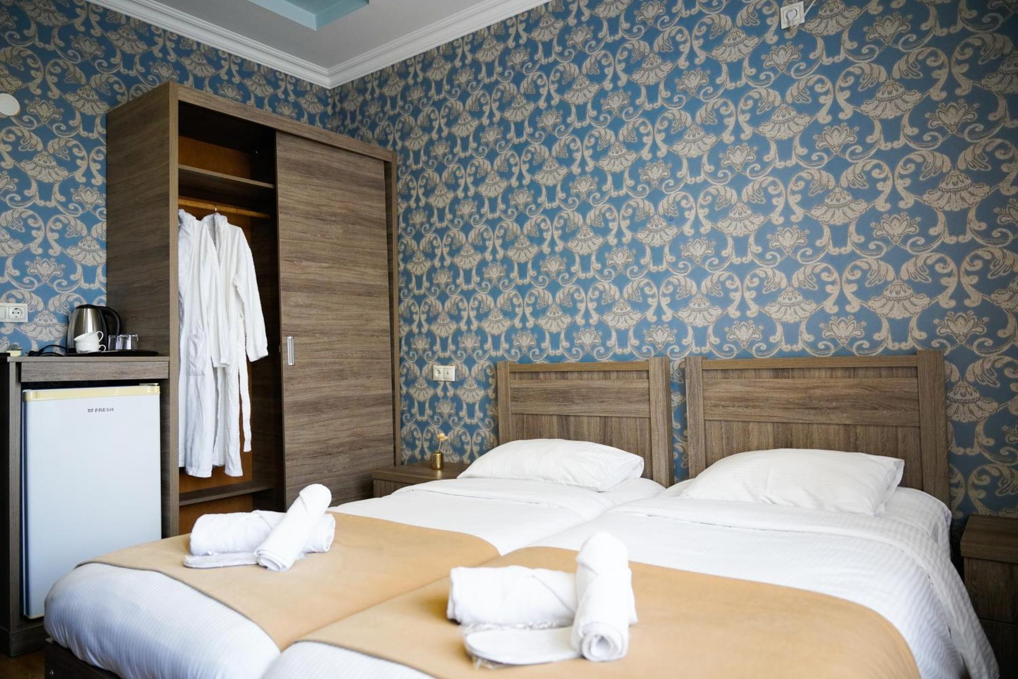 Hotel Monopoli Kutaisi Esterno foto