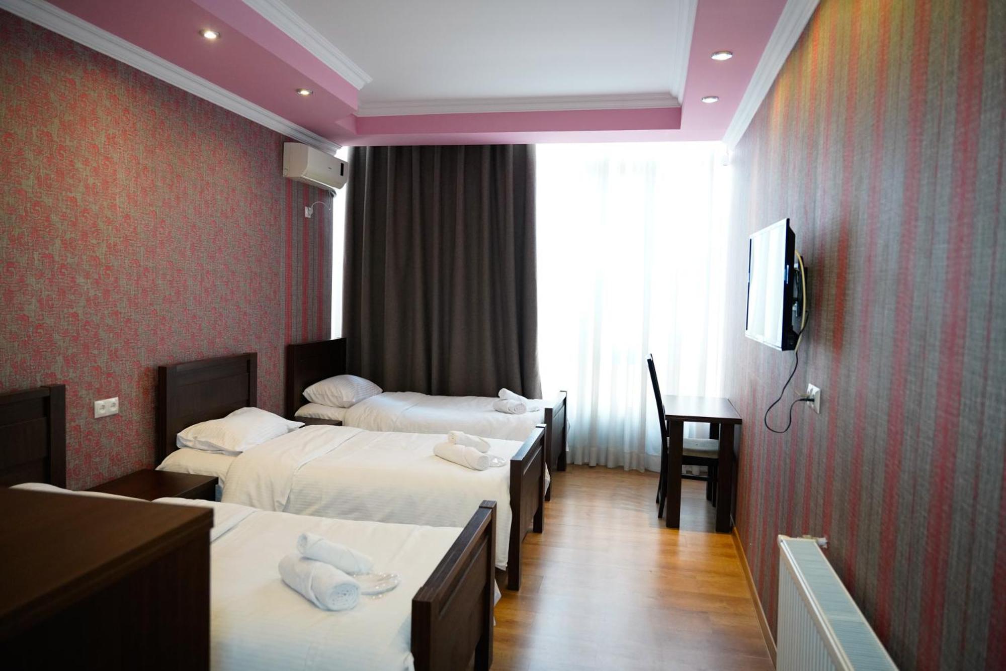 Hotel Monopoli Kutaisi Esterno foto