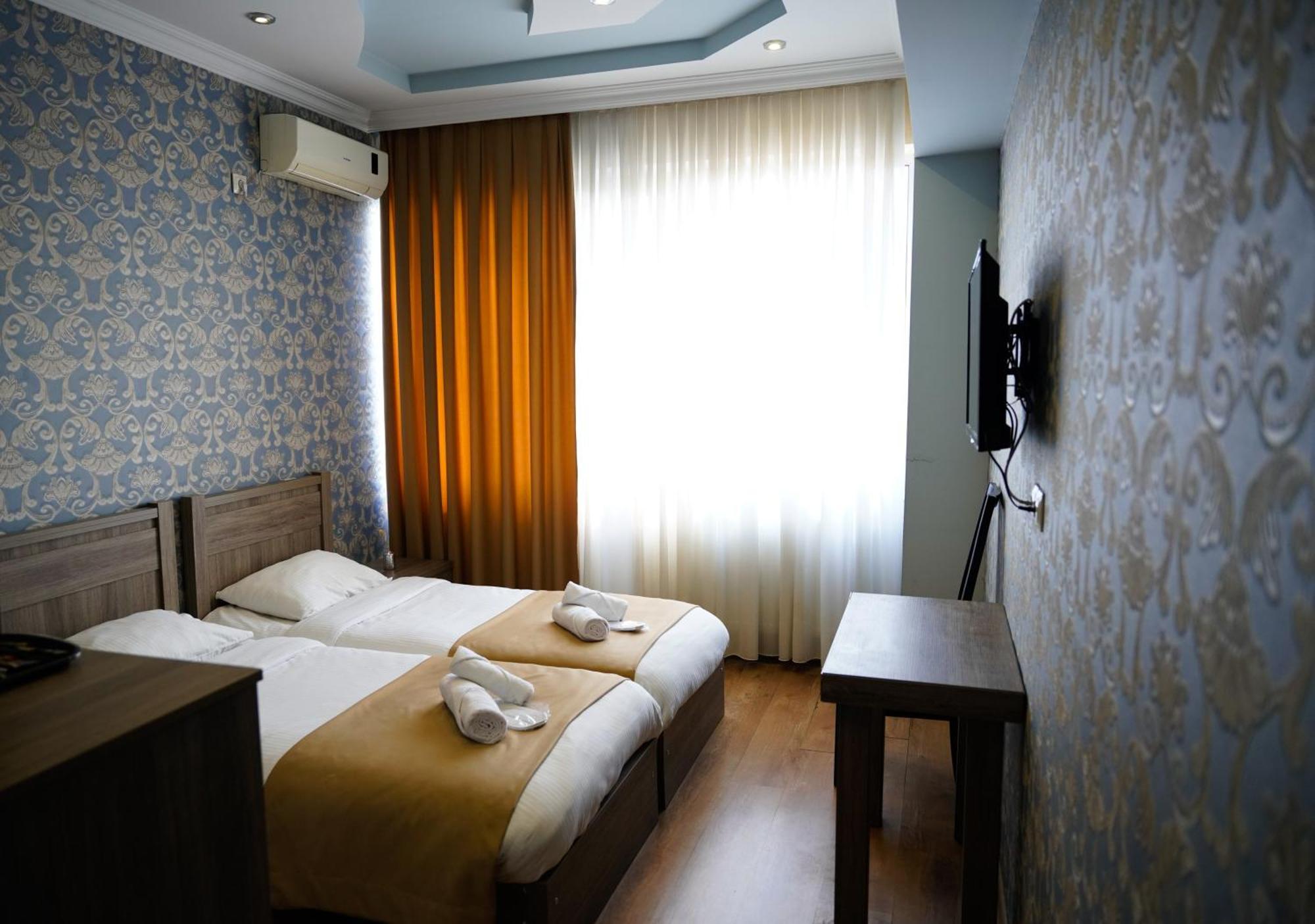 Hotel Monopoli Kutaisi Esterno foto