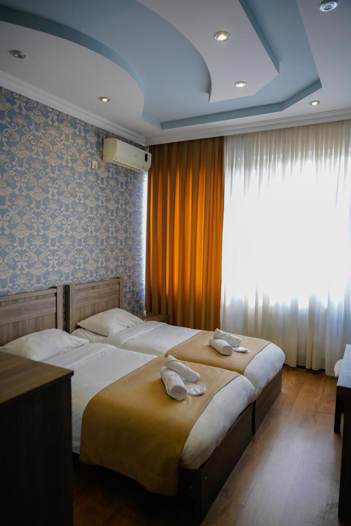 Hotel Monopoli Kutaisi Esterno foto