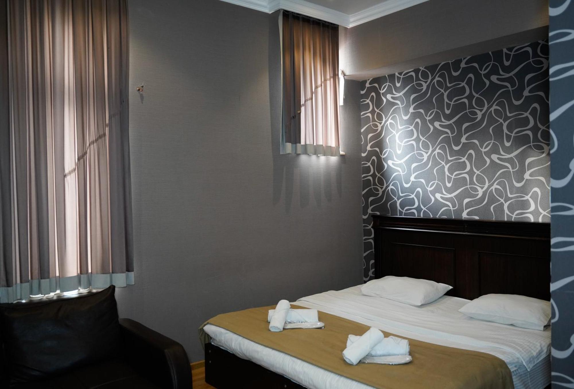 Hotel Monopoli Kutaisi Esterno foto