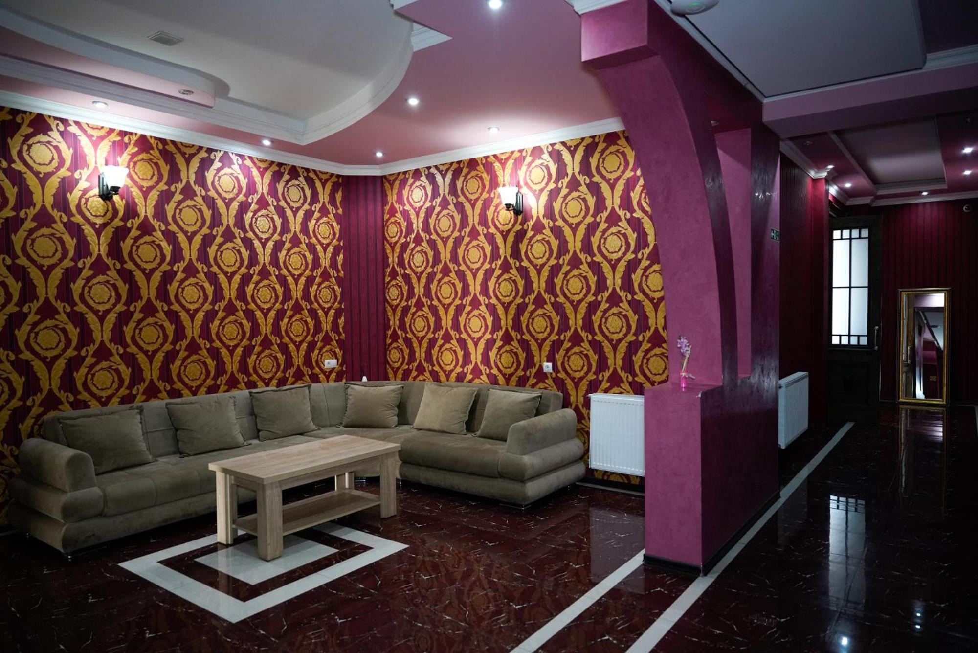 Hotel Monopoli Kutaisi Esterno foto